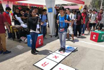 Voluntarios promueven ahorro del agua con juegos recreativos